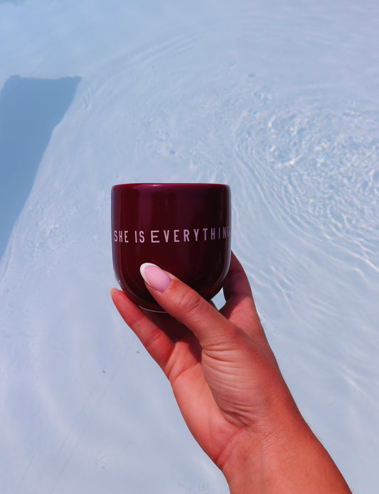 Mug « She is everything »